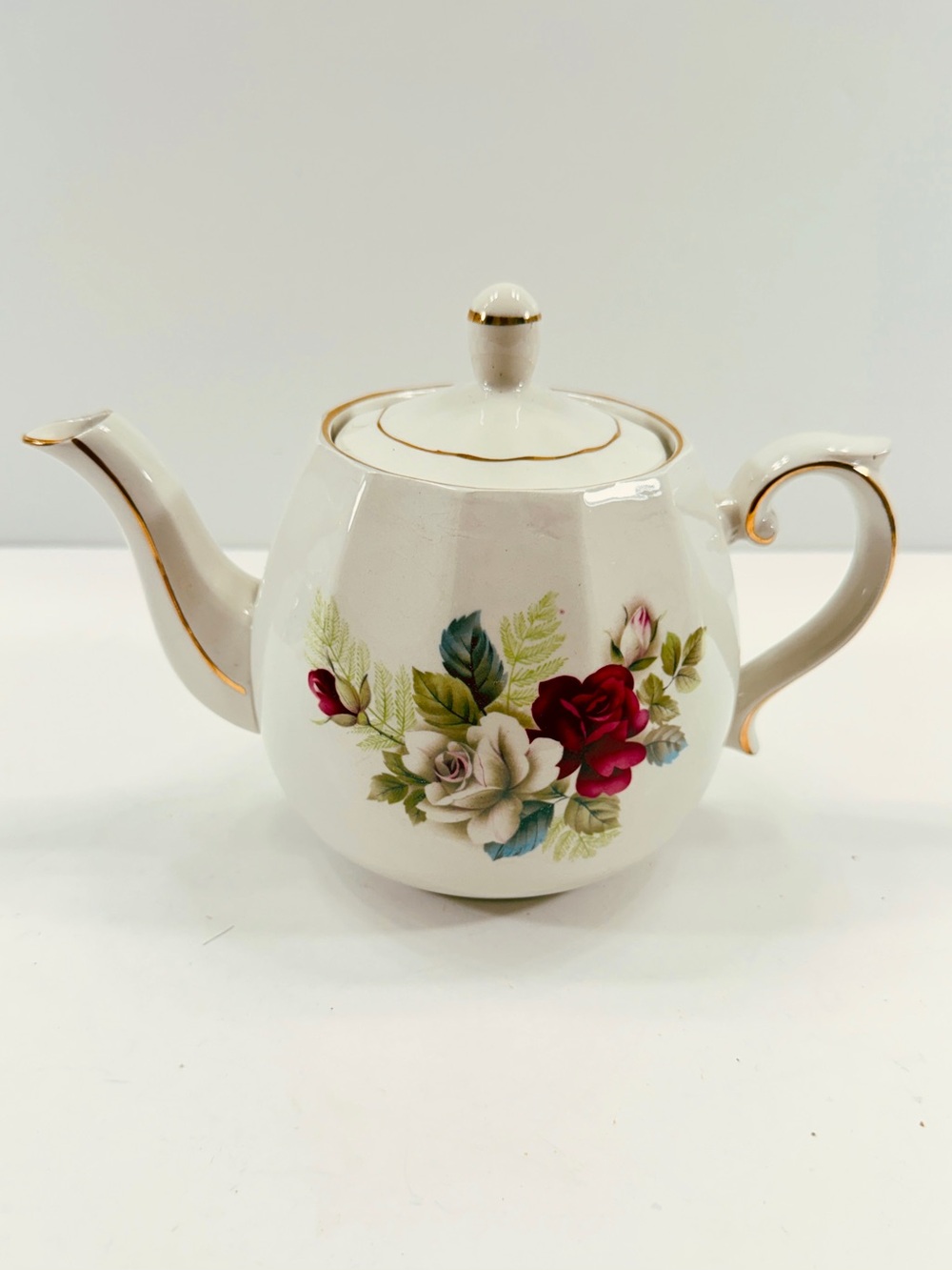 Vintage Ellgreave Wood & Sons Ironstone Teapot England Red White Roses Mint
